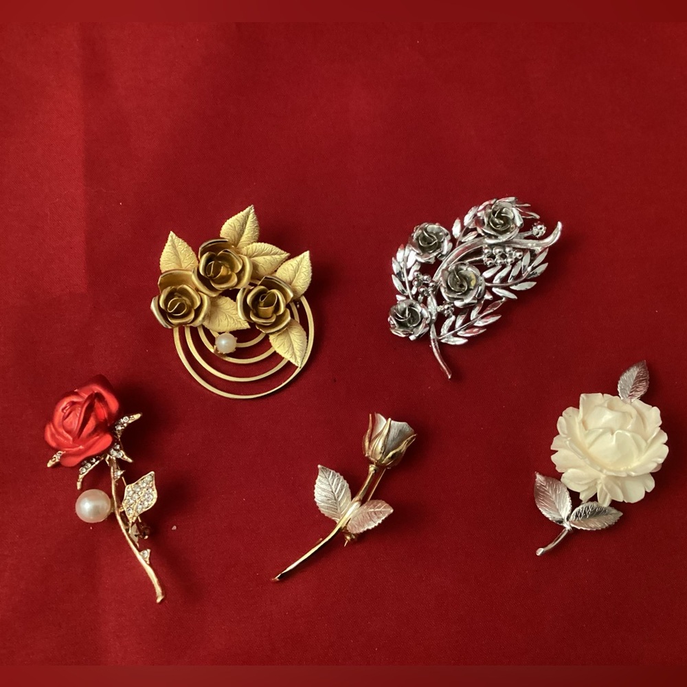5 roses brooches lot